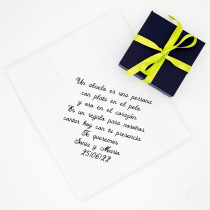 pañuelo blanco bordado en negro con frase para abuelo boda
