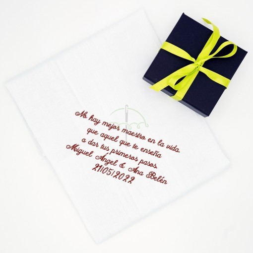 Regalos Especiales para el Padrino de Boda: Descubre la Elegancia del Pañuelo Bordado